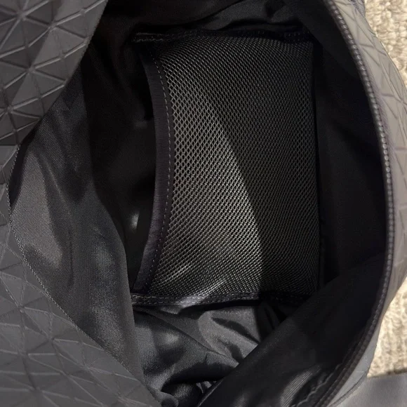BAO BAO ISSEY MIYAKE Matte Grey Geometric Large Liner Backpack LNWT - Picture 5 of 7